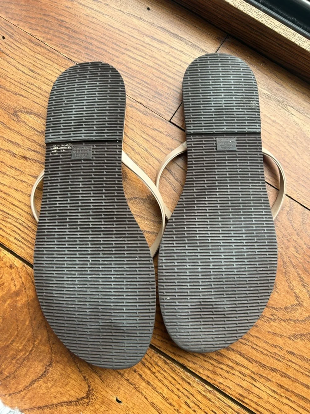 Havaianas Slim Flip Flops in Light Taupe 39-40 - Picture 3 of 3